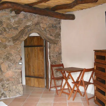Bed & Breakfast Munduge Lotzorai